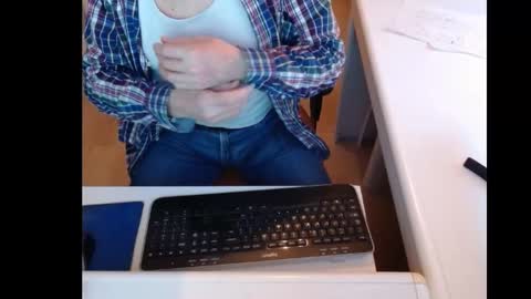 dutchpornking2 online show from February 18, 7:43 am