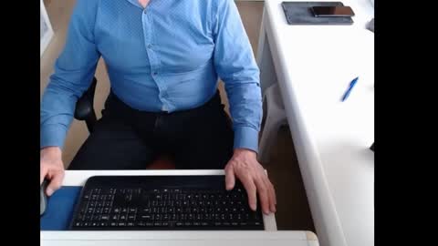 dutchpornking2 online show from March 6, 7:27 am