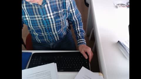 dutchpornking2 online show from December 6, 8:15 am