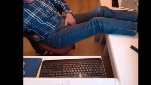 dutchpornking2 online show from March 10, 6:45 pm