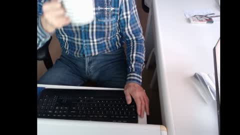 dutchpornking2 online show from December 5, 8:00 am