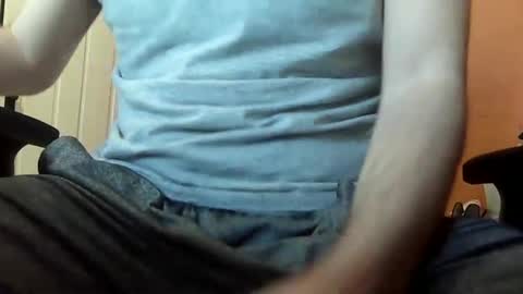 Snapshot of dweav240 chatting on February 5, 3:53 pm dweav240 online show from February 5, 3:53 pm