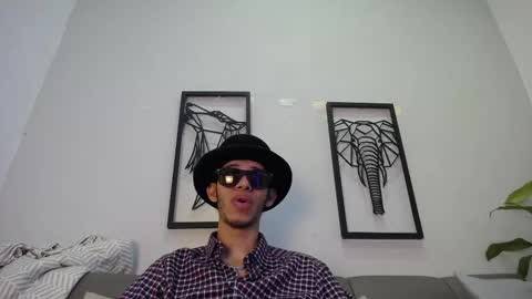 Snapshot of dylan_scotts chatting on October 23, 10:24 pm dylan_scotts online show from October 23, 10:24 pm