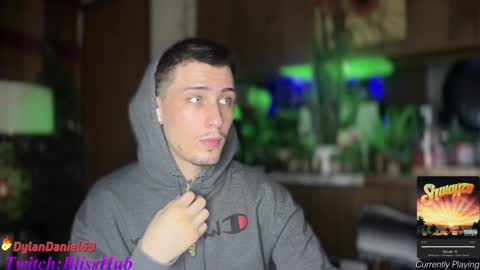 Dylan Daniel 7.8 online show from December 24, 2:32 am