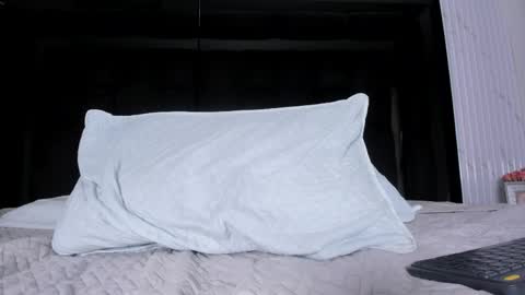 dylanroyce_ online show from April 30, 1:29 pm