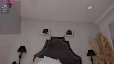dylanroyce_ online show from May 31, 1:54 pm