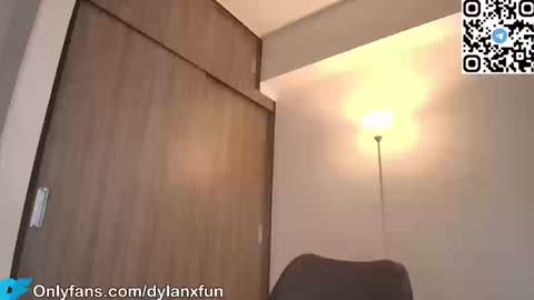 dylanxfun online show from September 25, 9:35 pm