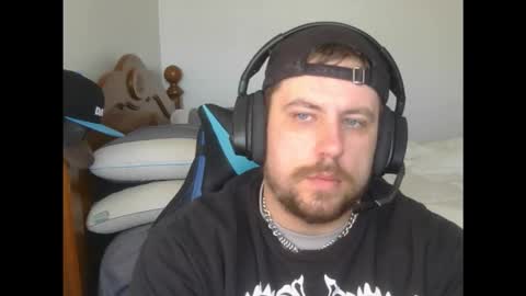 dylboi47 online show from October 18, 5:40 pm