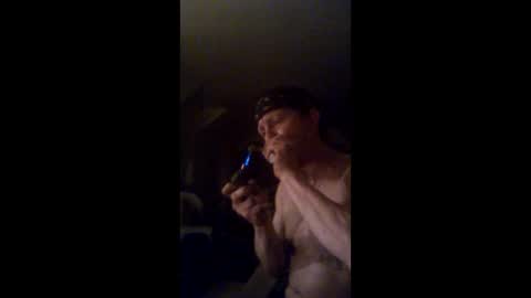 dyldotrog1983 online show from April 15, 2:33 am