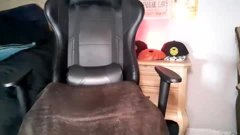 Snapshot of easybreezy20 chatting on September 21, 7:08 am TWITTER   INSTAGRAM    easybreezy20   ONLINE 1230 AM TO 7AM online show from September 21, 7:08 am