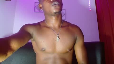 Snapshot of ebonny_stallion chatting on December 13, 1:33 pm Chris Palaz  online show from December 13, 1:33 pm