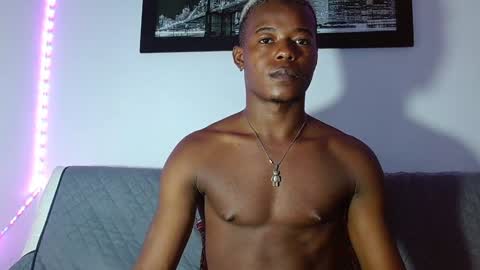Snapshot of ebonny_stallion chatting on December 24, 6:50 pm Chris Palaz  online show from December 24, 6:50 pm