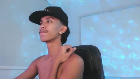 ebony_fuckboy online show from November 18, 6:44 pm