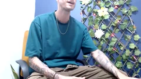 Snapshot of ed_big_cock chatting on September 19, 5:24 pm Edd Gallego online show from September 19, 5:24 pm