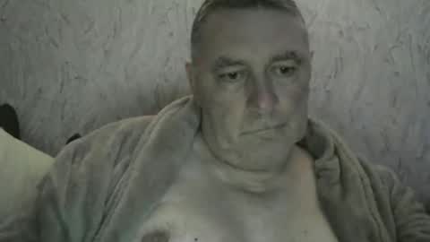 Snapshot of edje59a chatting on October 12, 11:54 pm Eddy online show from October 12, 11:54 pm