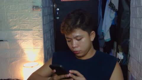 Snapshot of edrianburca052 chatting on October 21, 7:39 pm urasian chub online show from October 21, 7:39 pm