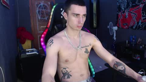 Snapshot of eduard_loveee chatting on December 23, 2:07 pm Eduar online show from December 23, 2:07 pm