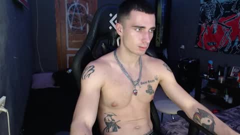 Snapshot of eduard_loveee chatting on September 11, 6:18 pm Eduar online show from September 11, 6:18 pm