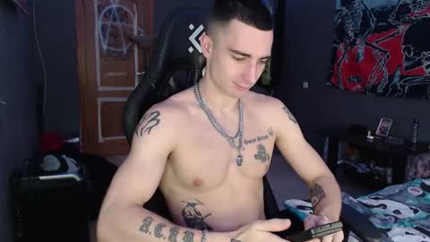 Snapshot of eduard_loveee chatting on October 14, 9:38 am Eduar online show from October 14, 9:38 am