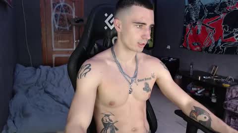 Snapshot of eduard_loveee chatting on September 22, 8:03 am Eduar online show from September 22, 8:03 am