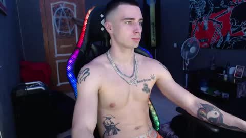 Snapshot of eduard_loveee chatting on January 23, 3:01 pm Eduar online show from January 23, 3:01 pm