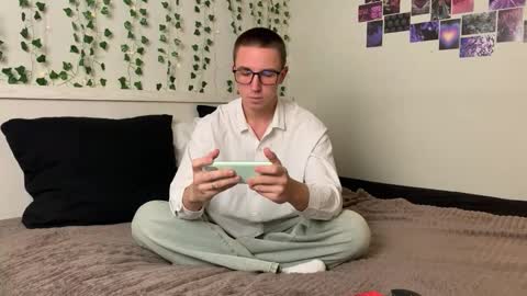 Snapshot of edwarddzhekson chatting on October 23, 3:04 pm edwarddzhekson online show from October 23, 3:04 pm