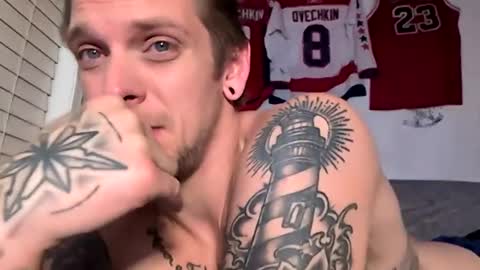 EhlCeeTee online show from February 24, 8:04 am