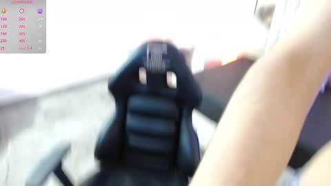 eidan_tay online show from May 6, 7:47 pm