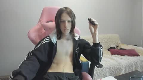 eleganc3 online show from February 3, 6:22 am