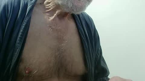 Snapshot of elfyonee chatting on October 23, 6:28 am elfyonee online show from October 23, 6:28 am