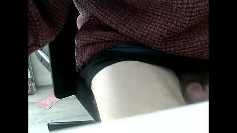 Snapshot of elfyonee chatting on January 22, 12:17 pm elfyonee online show from January 22, 12:17 pm