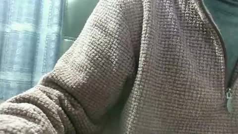 Snapshot of elfyonee chatting on December 6, 7:01 pm elfyonee online show from December 6, 7:01 pm