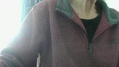 Snapshot of elfyonee chatting on March 5, 10:33 am elfyonee online show from March 5, 10:33 am