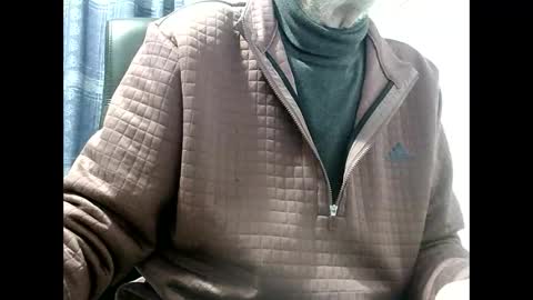 Snapshot of elfyonee chatting on December 8, 8:25 pm elfyonee online show from December 8, 8:25 pm