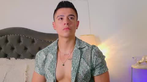 Elian online show from May 16, 6:39 pm