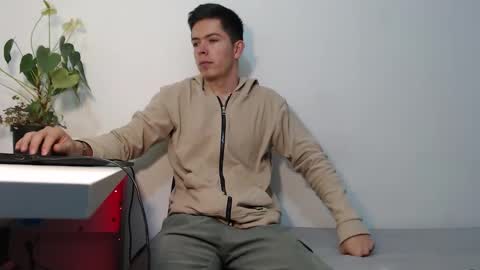 Elian online show from February 23, 8:54 pm