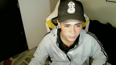 Snapshot of elii_797 chatting on October 6, 6:12 pm bby-santy online show from October 6, 6:12 pm