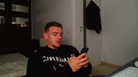 ElijahThorne online show from December 1, 6:05 am