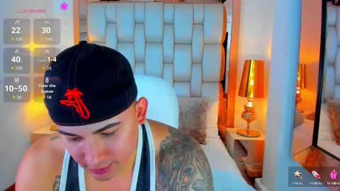 E L L I O T    V E L E Z online show from September 15, 8:54 pm