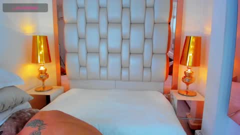 E L L I O T    V E L E Z online show from January 28, 8:58 pm