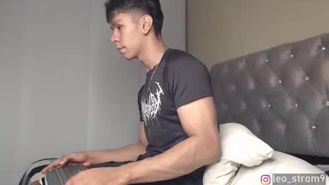 emile_239 online show from December 15, 5:13 am