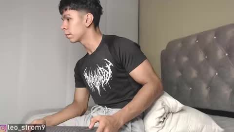 emile_239 online show from January 23, 2:44 am