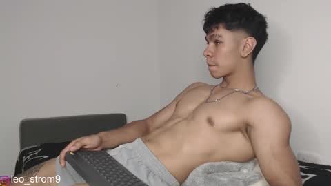 emile_239 online show from March 6, 1:16 am