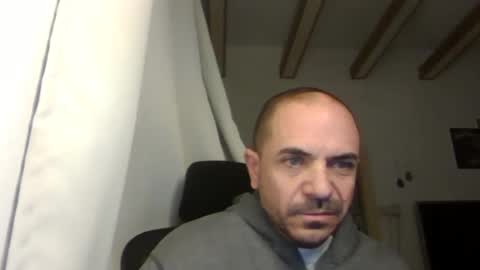 Ariel online show from December 25, 4:33 am