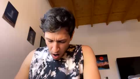 EMO online show from December 15, 6:27 pm