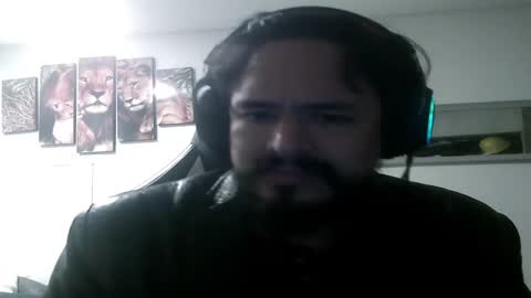 Snapshot of emperor_content chatting on December 7, 2:31 am Nelson Mantilla Len online show from December 7, 2:31 am