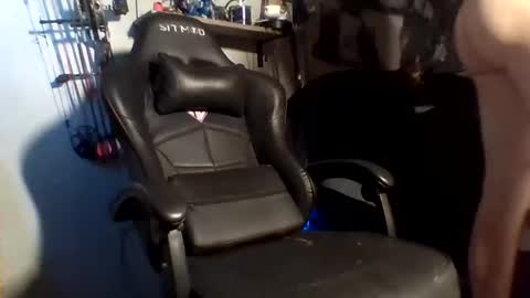 Snapshot of emptymyballs999 chatting on October 25, 4:52 pm emptymyballs999 online show from October 25, 4:52 pm