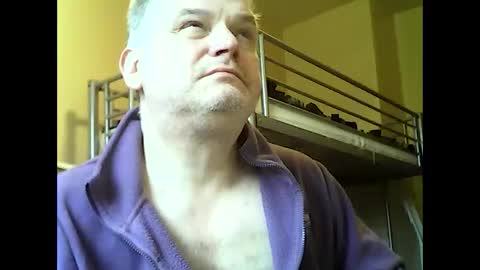 englishguysurrey online show from December 13, 11:34 am