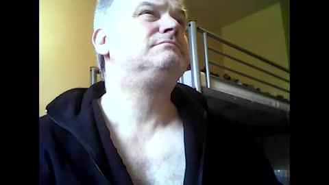 englishguysurrey online show from October 15, 9:17 am