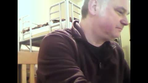 englishguysurrey online show from December 10, 6:28 pm